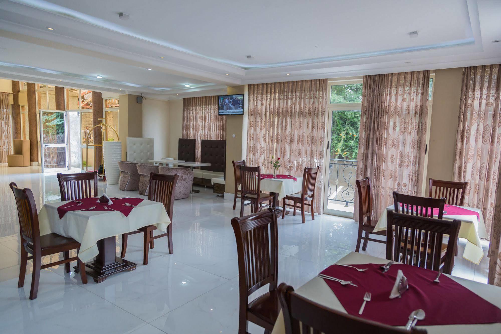 Hometown Addis Hotel Bagian luar foto