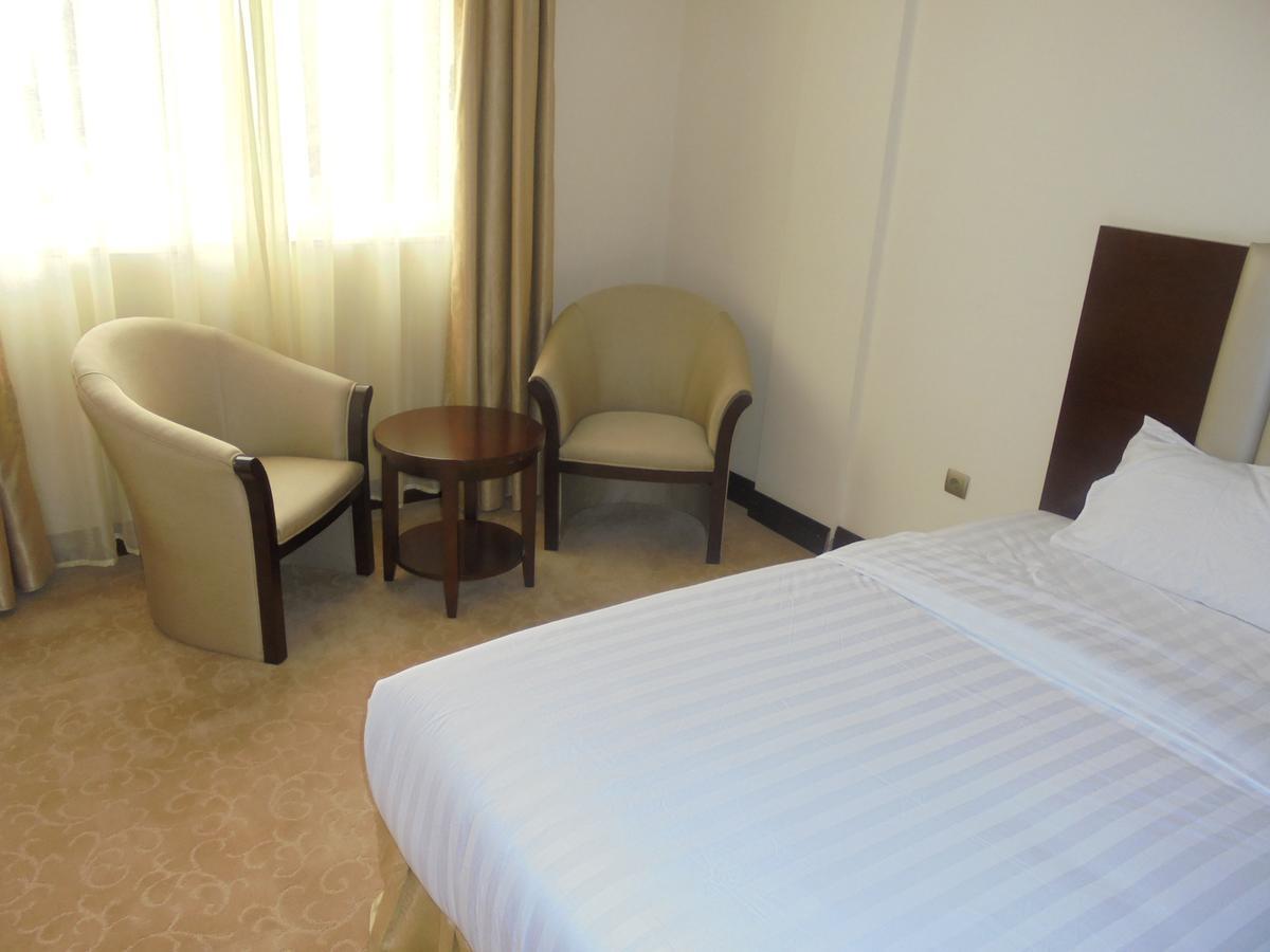 Hometown Addis Hotel Bagian luar foto